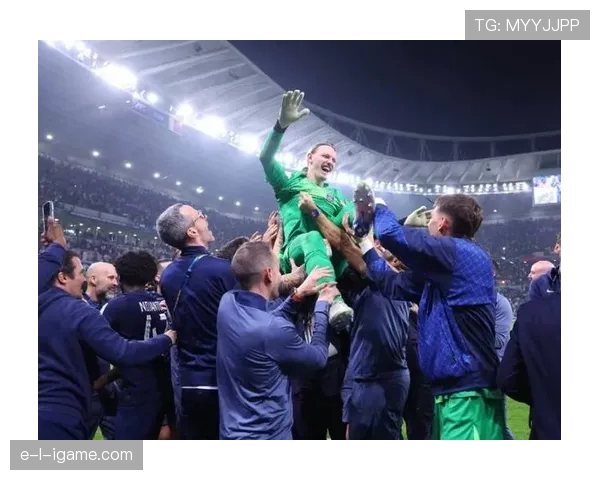 李刚仁引领现代足球新风潮，战术适配性成焦点