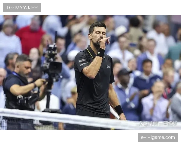 德约昨天穿运动鞋逛名牌店，服务员都懵了这阵仗谁能买得起？