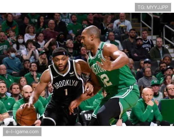 邓肯内线多面手挡拆主导防守效率明显提升