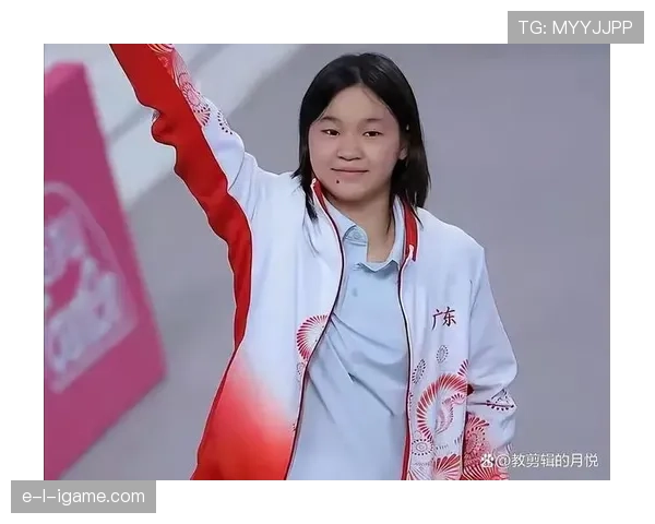 全红婵下场后直接换衣服，现场居然没人敢凑近，像明星见了粉丝都害怕一样