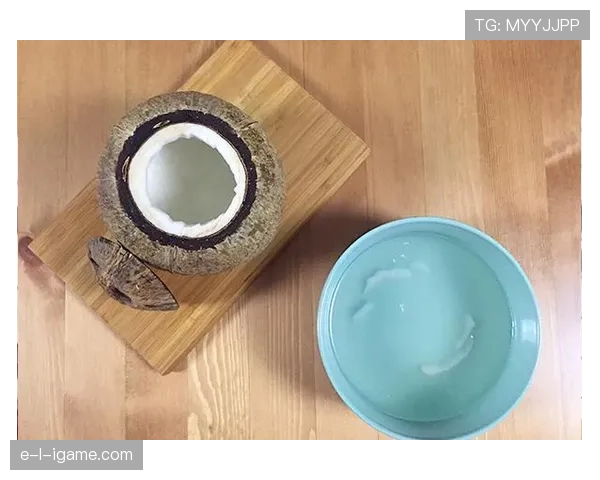 王昶家冰箱里塞满蛋白粉，连饮料都是按克称着喝的